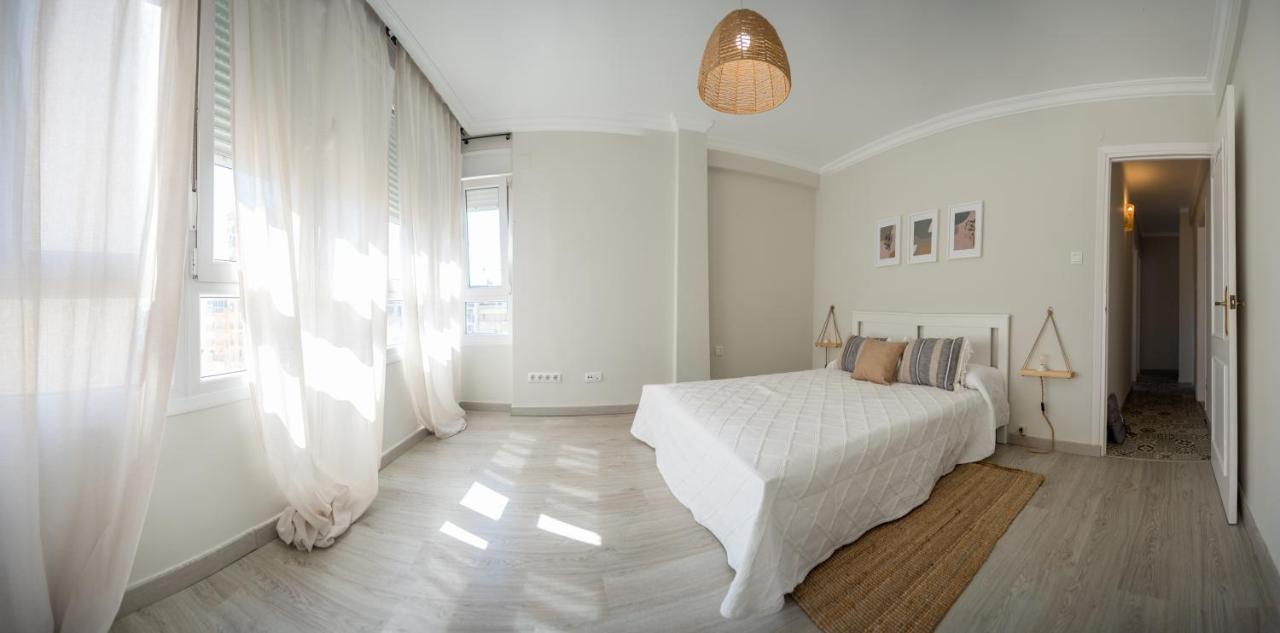 Playa Victoria Ha Apartment Кадис Екстериор снимка
